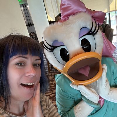 Hanging out with the fabulous Daisy Duck!